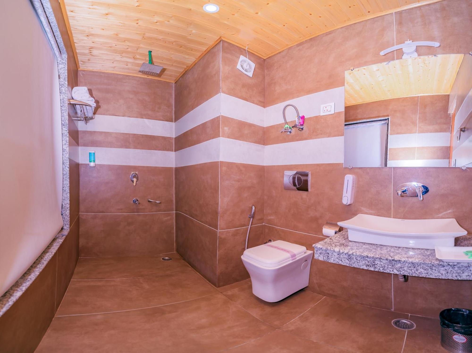 Snow City'S Montana Blues Resort Manali - Heated & Air-Cooled Stay, Manali